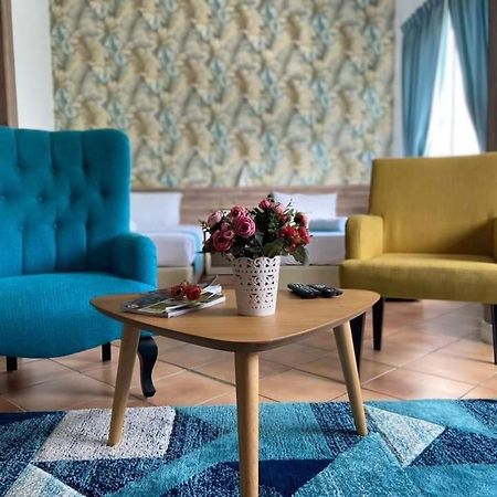 Delima Hotel & Homestay Петалинг Джая Екстериор снимка